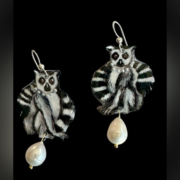 Hand painted Ringtail Lemur earrings w pearl necklace wildlife jewelry primates - Picture 1 of 4